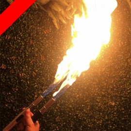 Gậy phun lửa - tự vệ đa năng